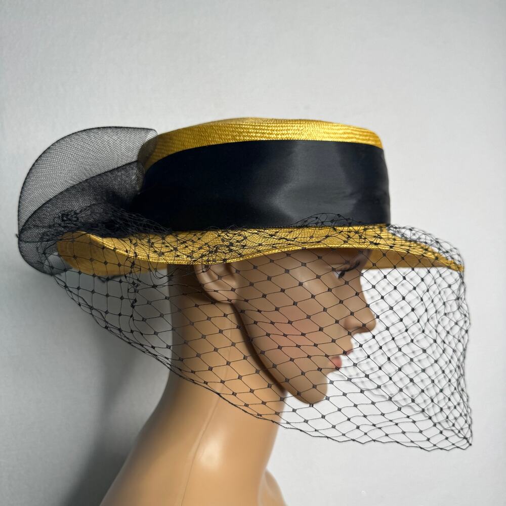 1950s Vintage Madcaps 5th Ave New York Straw Birdcage Veil Hat Gold Black 21”